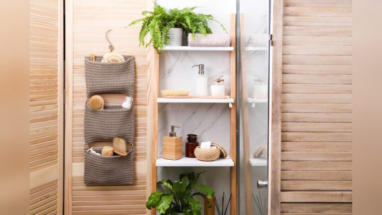 10 Bathroom Storage Solutions to Keep Your Space Organized: Easy & Effective Tips