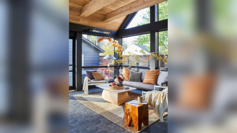 20 Screened In Porch Decorating Ideas: Stunning & Cozy Inspirations