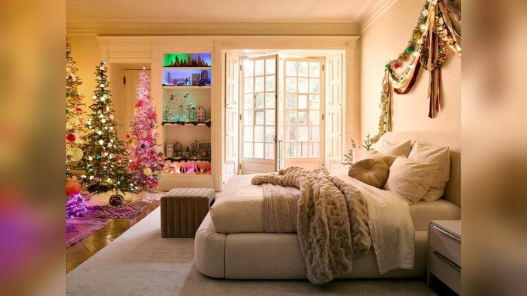 21 Festive Christmas Tree Design Ideas: Ways To Decorate Your Home Brightly