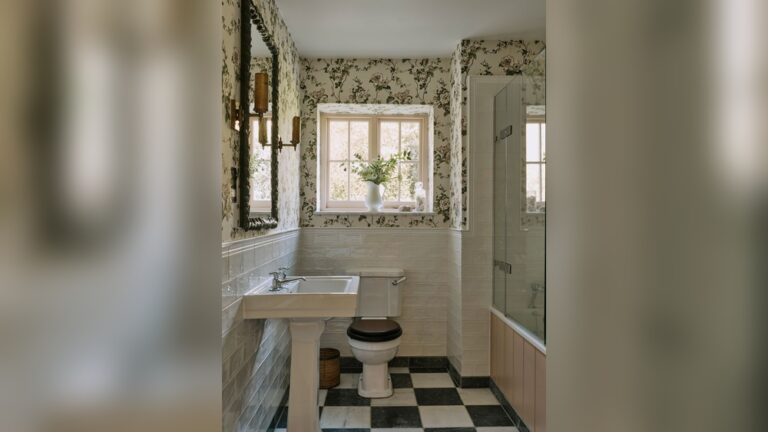 22 Creative Small Bathroom Shower Tile Ideas You’ll Love Today