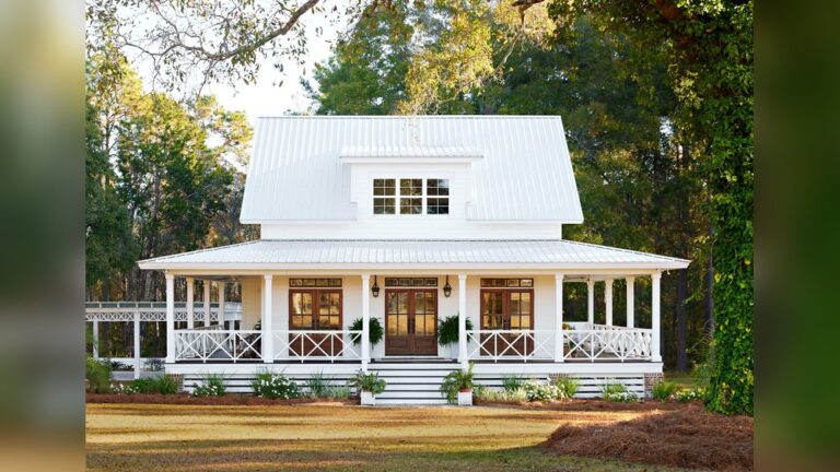 22 Farmhouse Front Porch Ideas: Stunning Designs to Inspire You