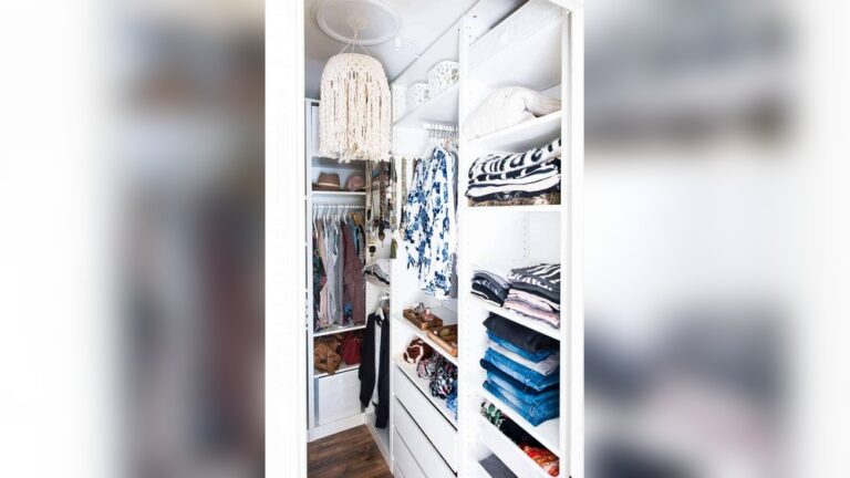 22 Narrow Walk-In Closet Ideas: Maximize Space with Style