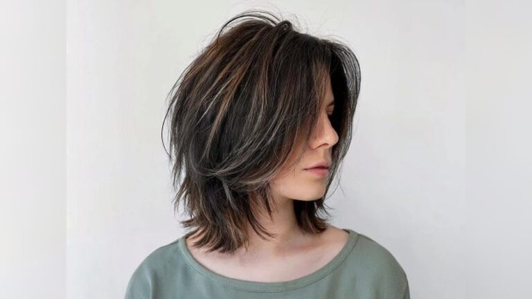 23 Layered 90S Haircut Ideas That Still Turn Heads Today: Timeless Styles