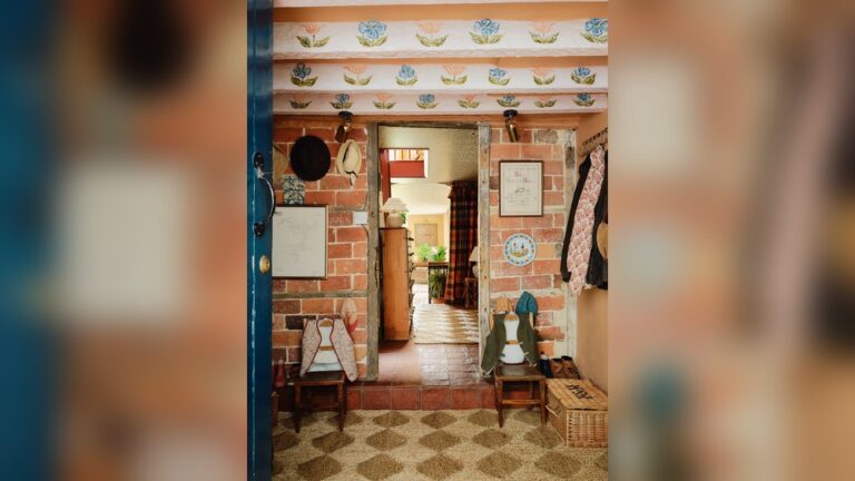 25 English Cottage Interior Ideas: Charming & Cozy Home Inspirations