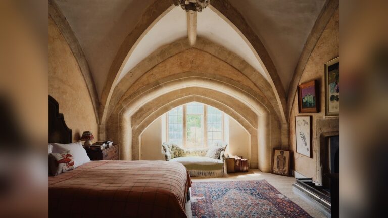 25 Romantic Goth Fashion Ideas That Will Steal Your Heart Instantly