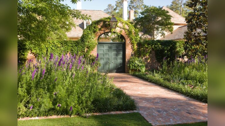 26 River Rock Landscaping Ideas That Will Transform Your Outdoor Space! Stunning Designs