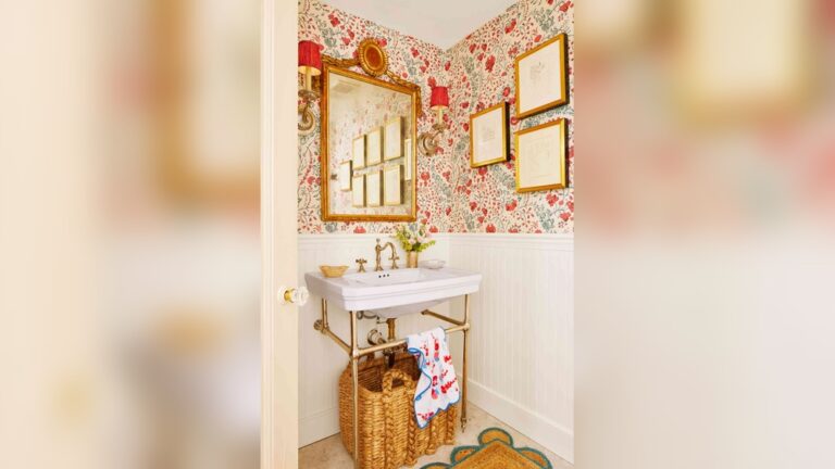 27 Wallpaper Powder Room Ideas: Stunning Styles to Transform Your Space
