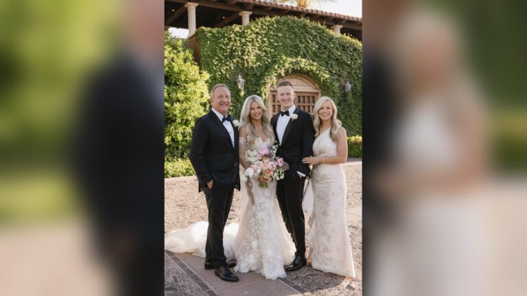 34 Elegant Curly Wedding Hairstyles: Stunning Looks for Your Big Day