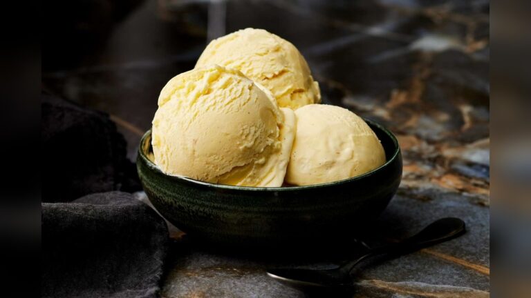 Vanilla Ice Cream Recipe: Easy, Creamy, and Delicious Delight